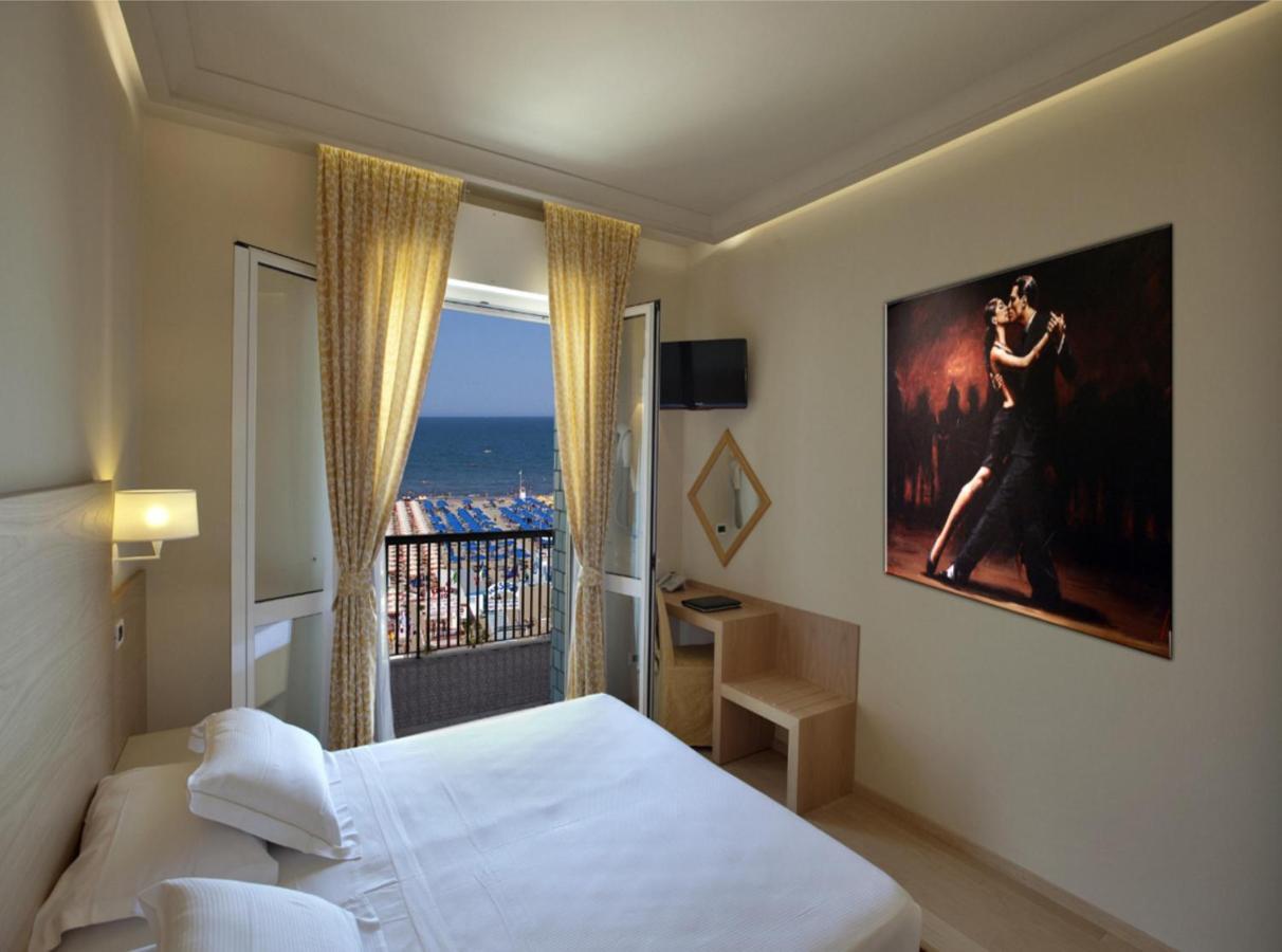 Hotel Ghirlandina Rimini Oda fotoğraf